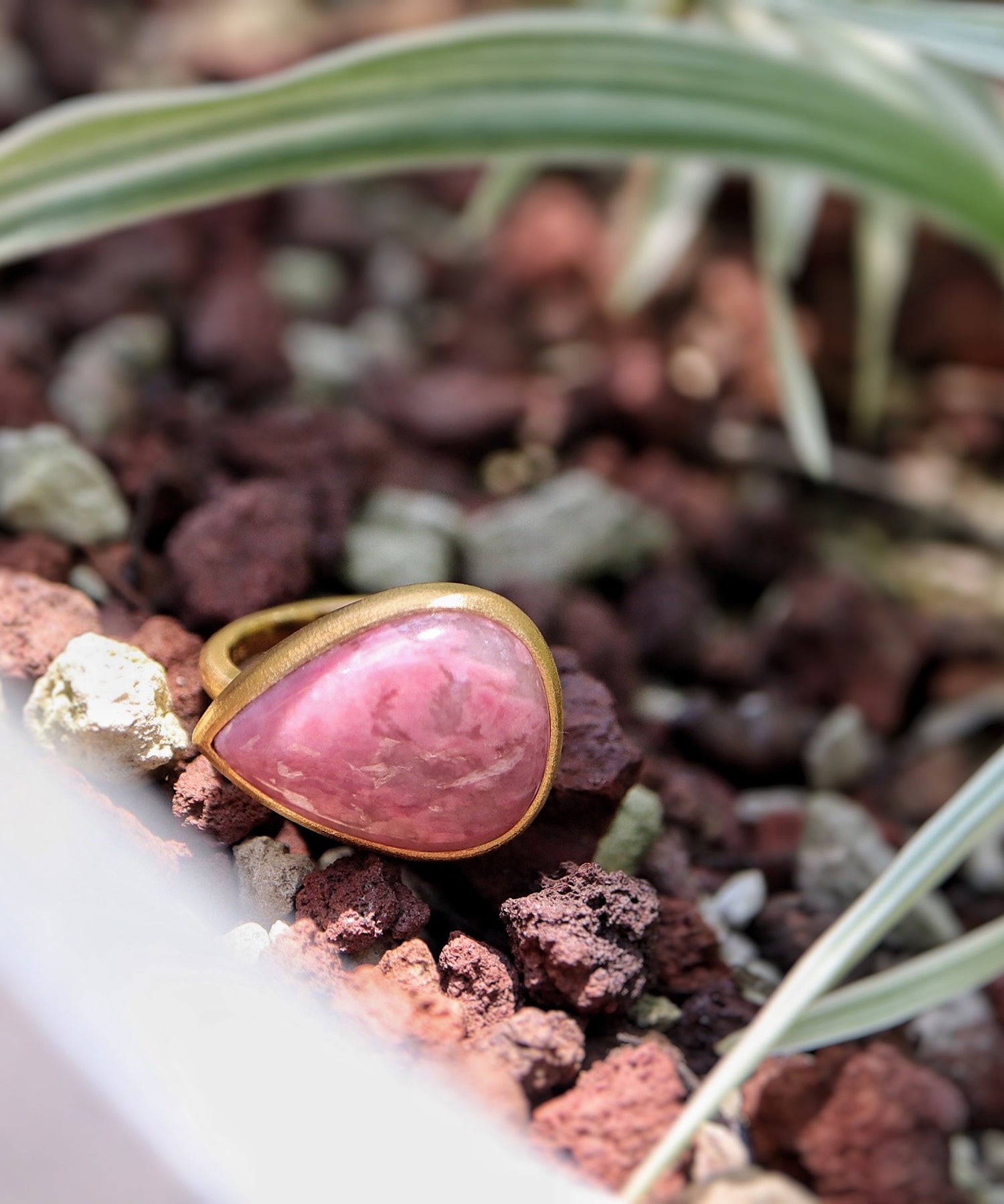 クォーツinロードナイト リング