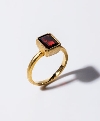 【新品未使用】Fruitsjolie フリュイジョリ　指輪3点セット Fruitsjolie/フリュイジョリのご紹介 | IN THE LIFE