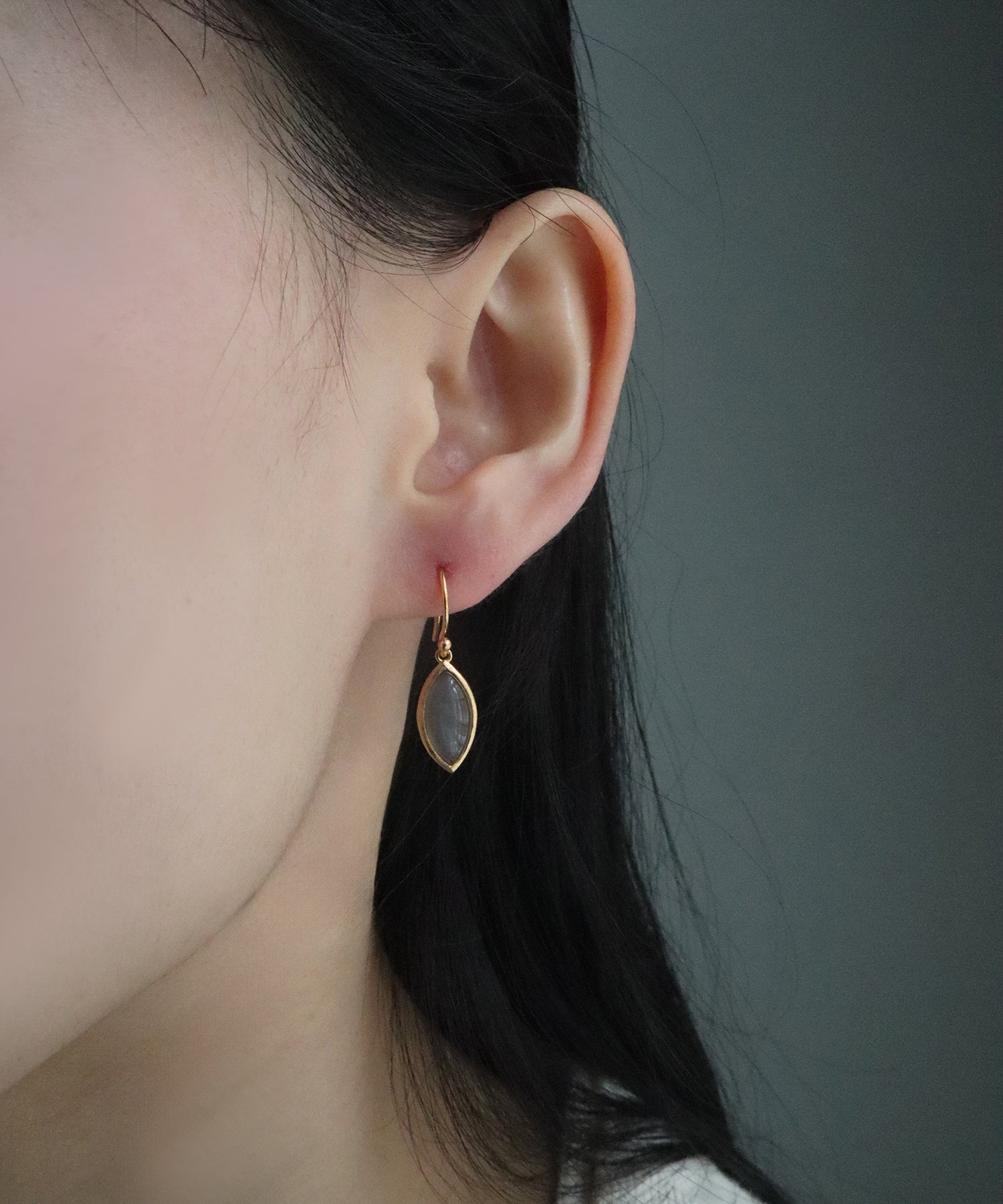 グレームーンストーン ピアス – Fruitsjolie